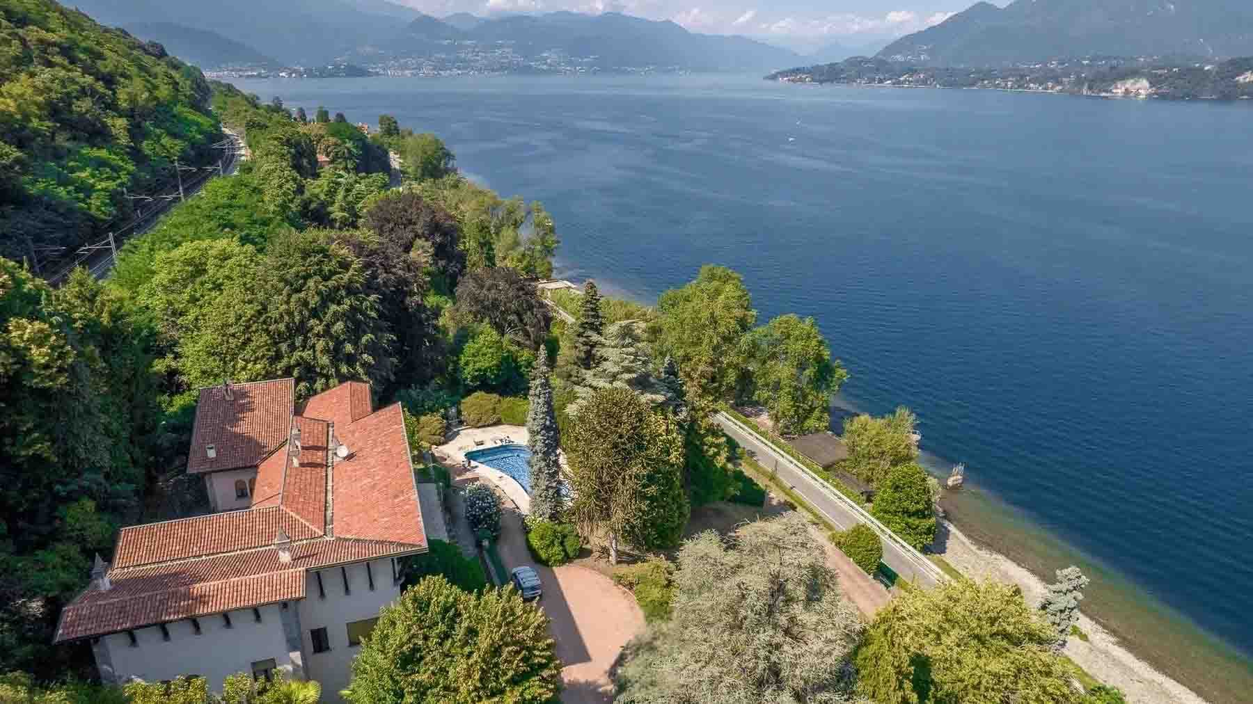 Elegant Villa Overlooking Lago Maggiore, Piemonte