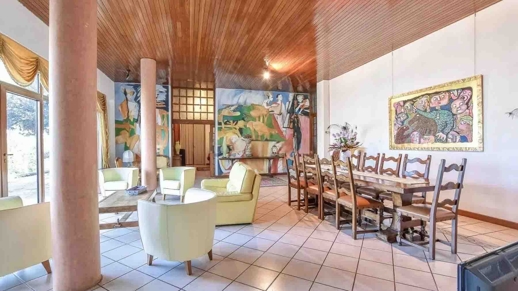 Interiors (9)