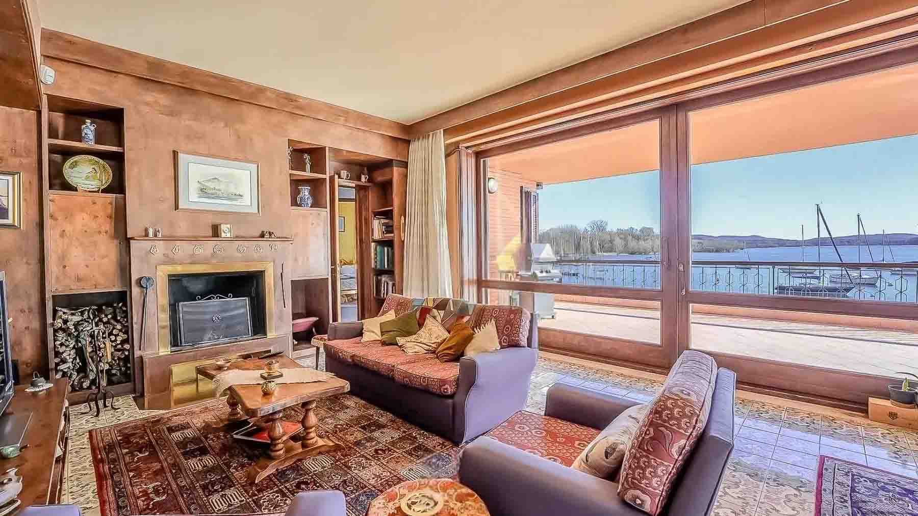 Interiors (13)