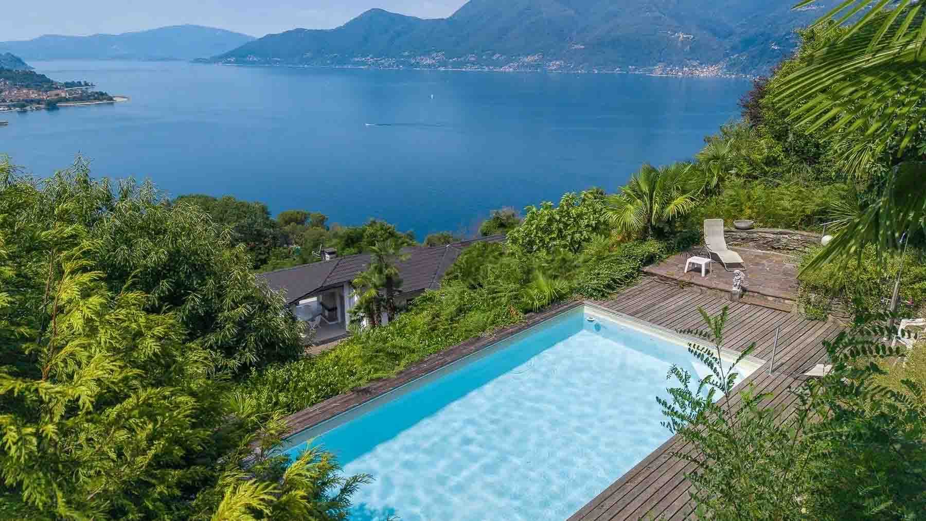 Villa in Luino, Lago Maggiore, Lombardia Charm