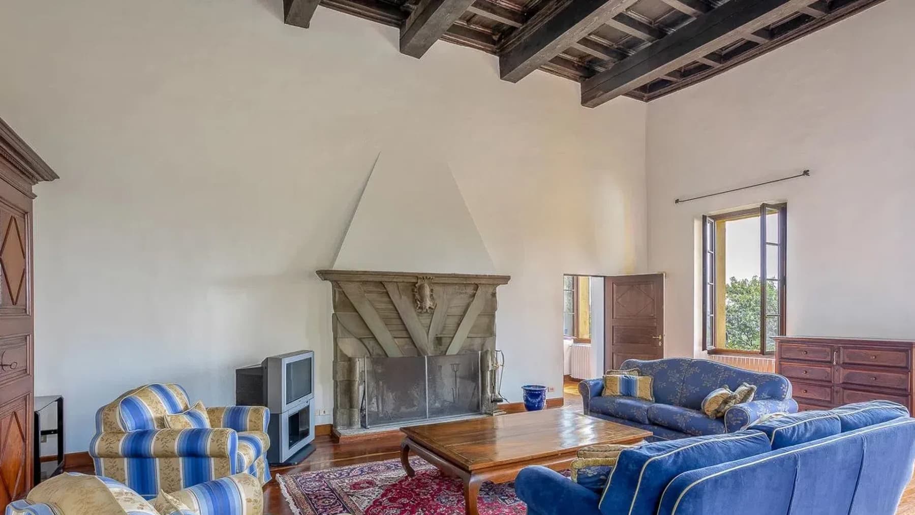Interiors (12)