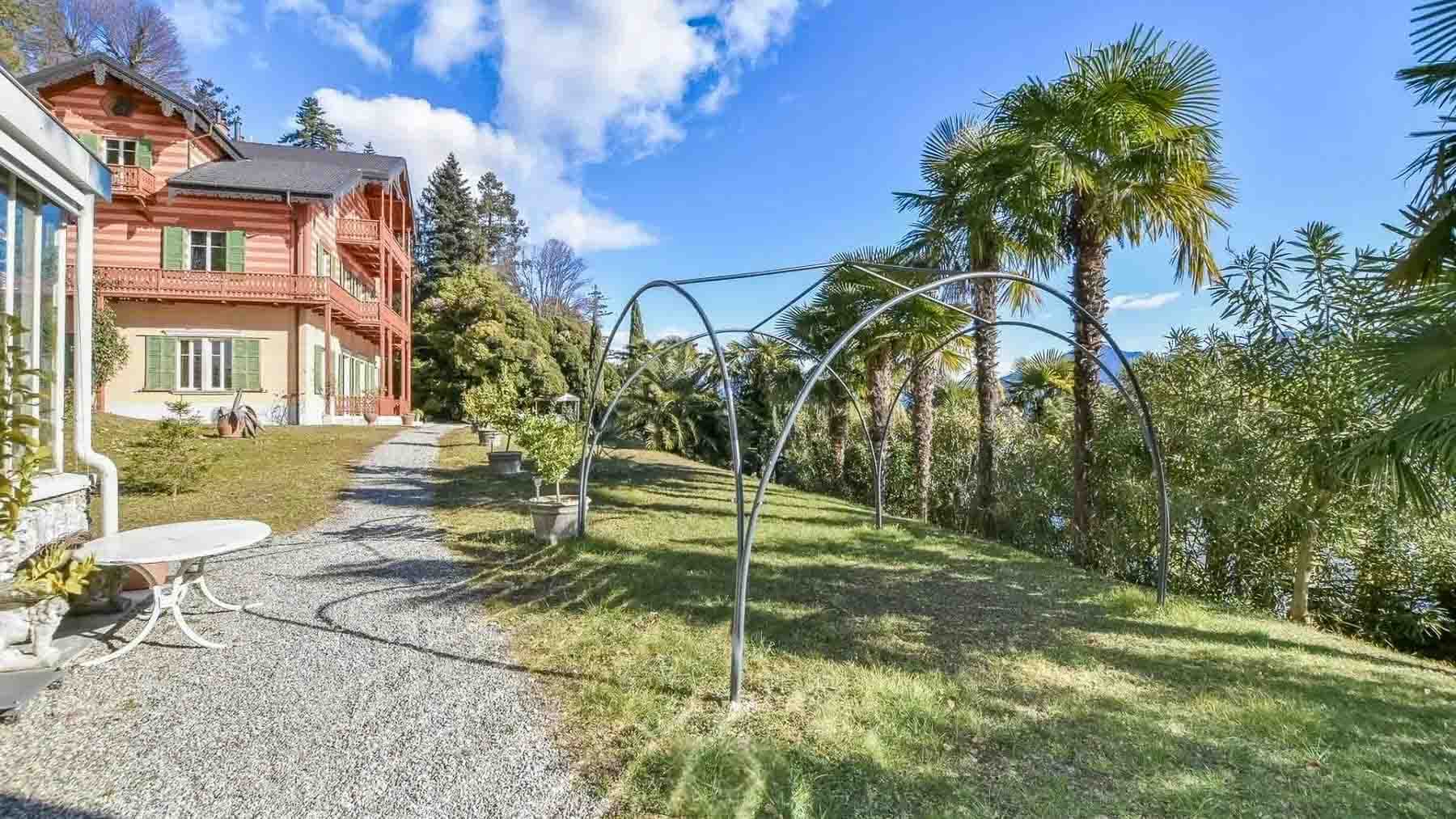 Villa in Ghiffa Overlooking Lago Maggiore, Piedmont