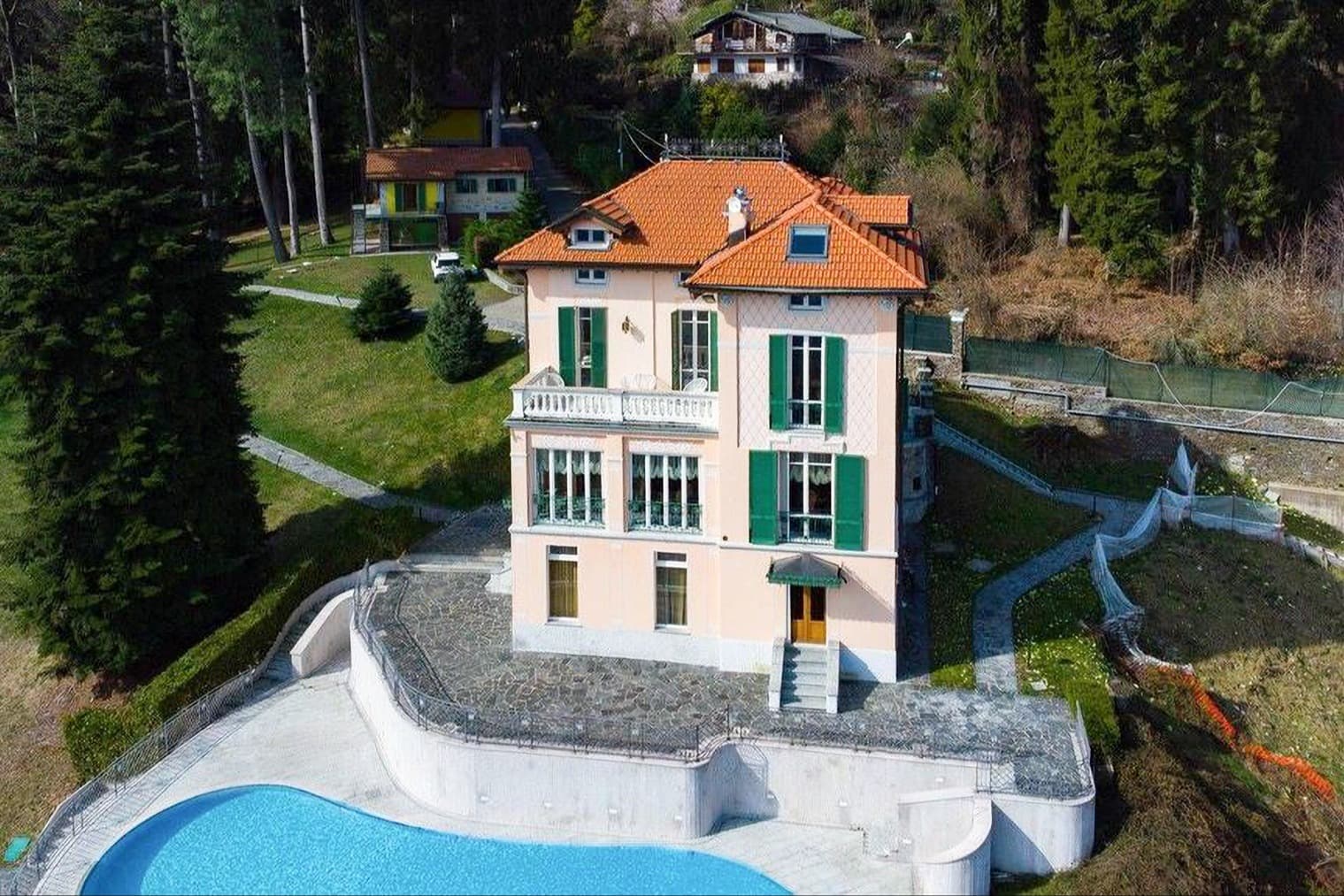 Villa d'epoca con vista lago ad Alpino di Stresa