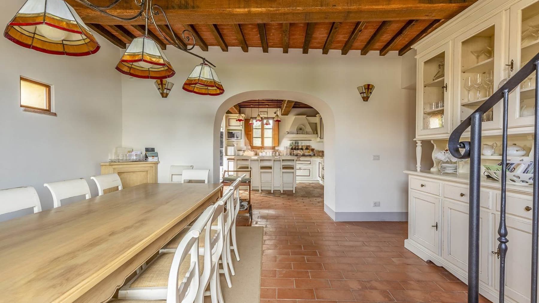 Casale in Toscana: Oasi Verde con Piscina a Palaia