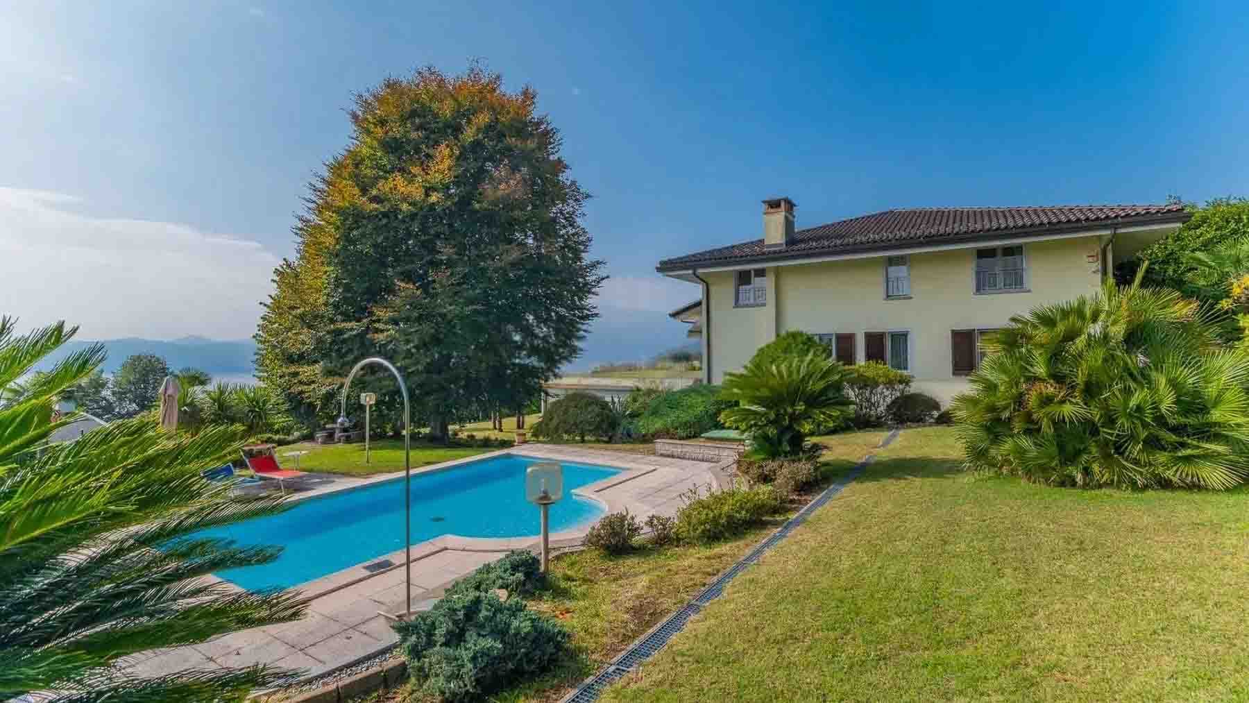 Elegant Villa in Arizzano, Piemonte Charm