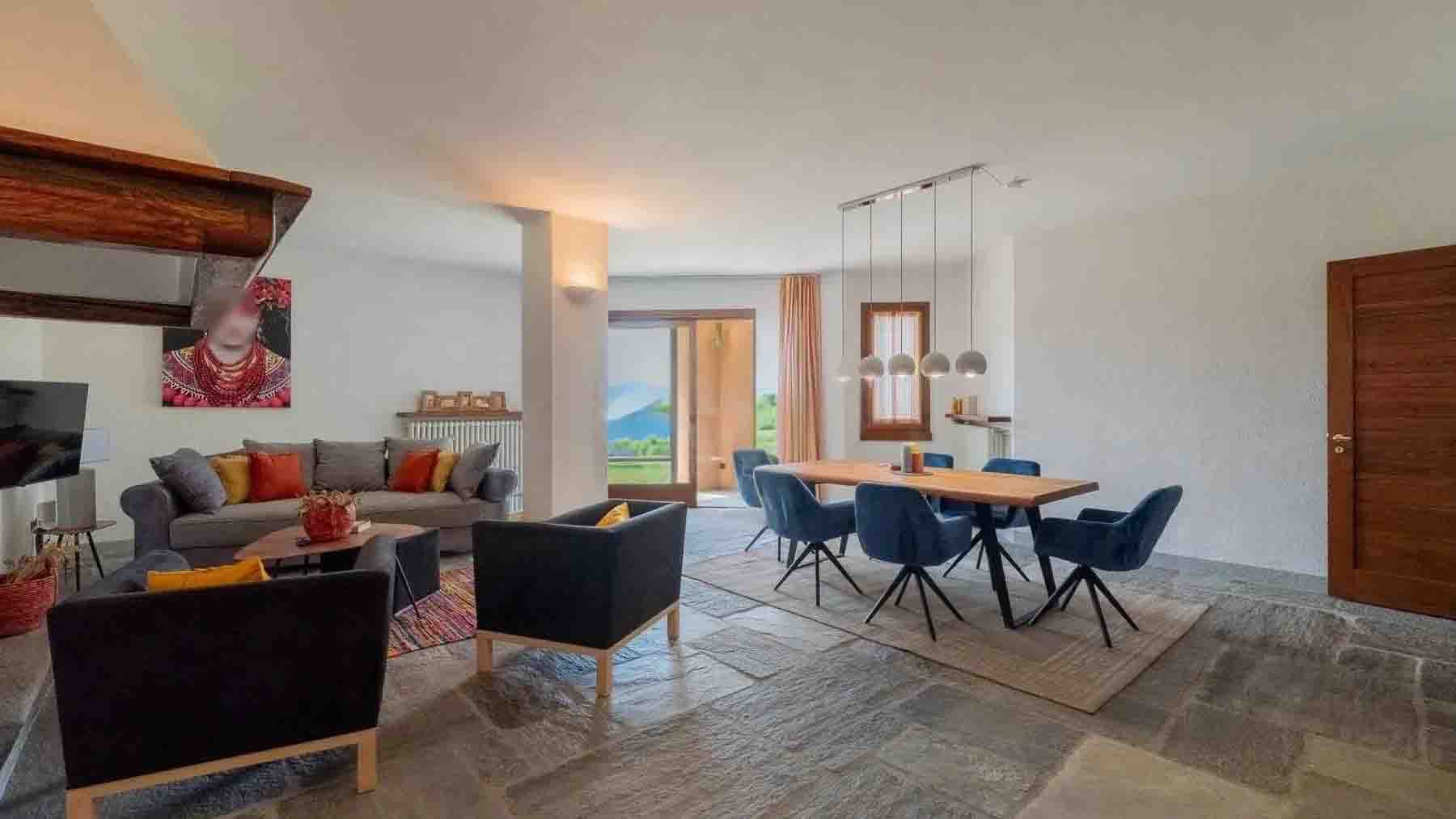 Interiors (14)