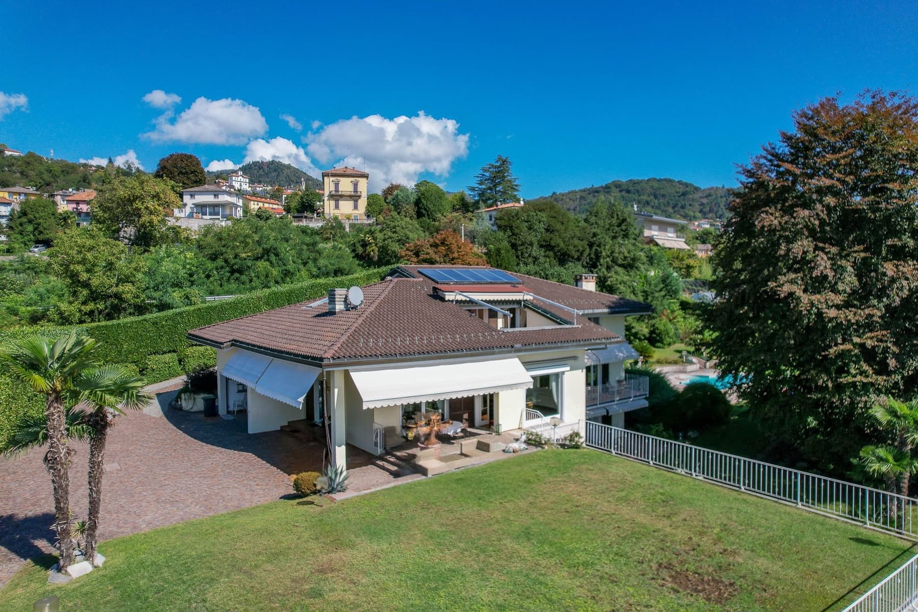 Villa esclusiva ad Arizzano, vista sul Lago Maggiore