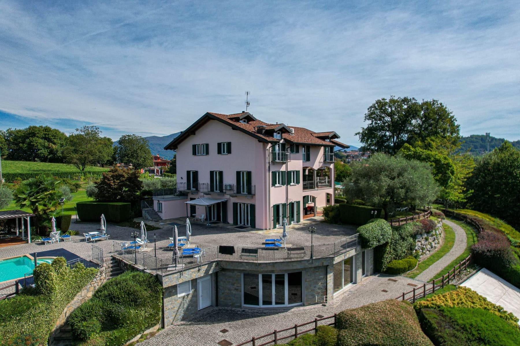 Villa esclusiva nel verde di Malgesso, Varese