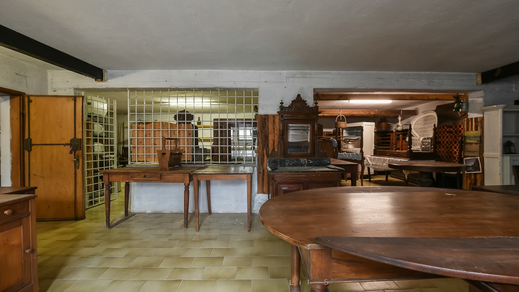 Interiors (16)