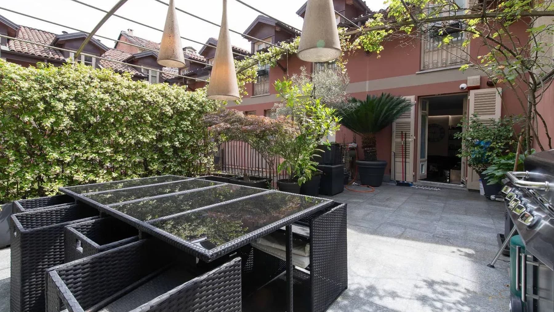 Exteriors (5)