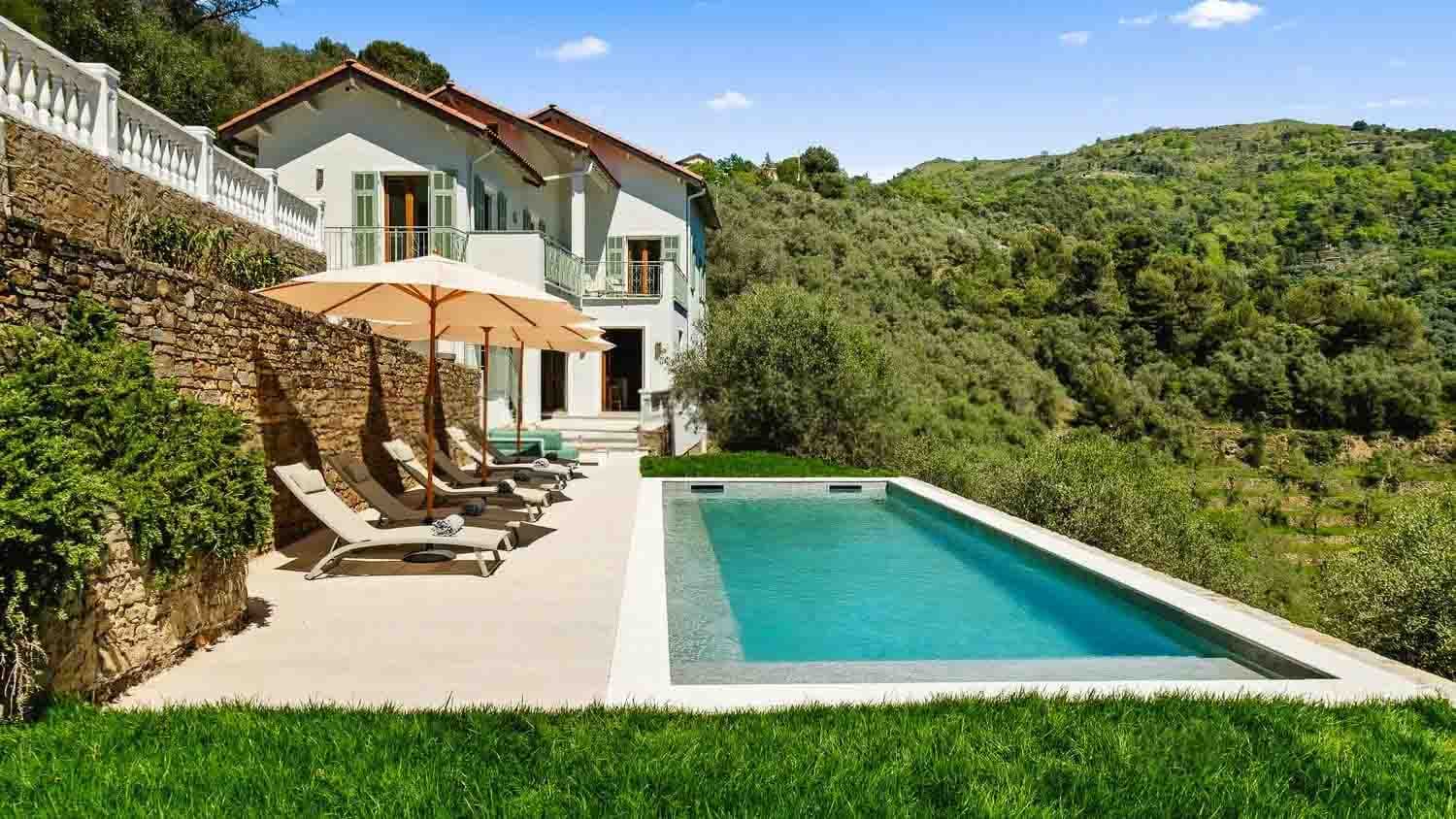 Villa panoramica con piscina a Dolceacqua