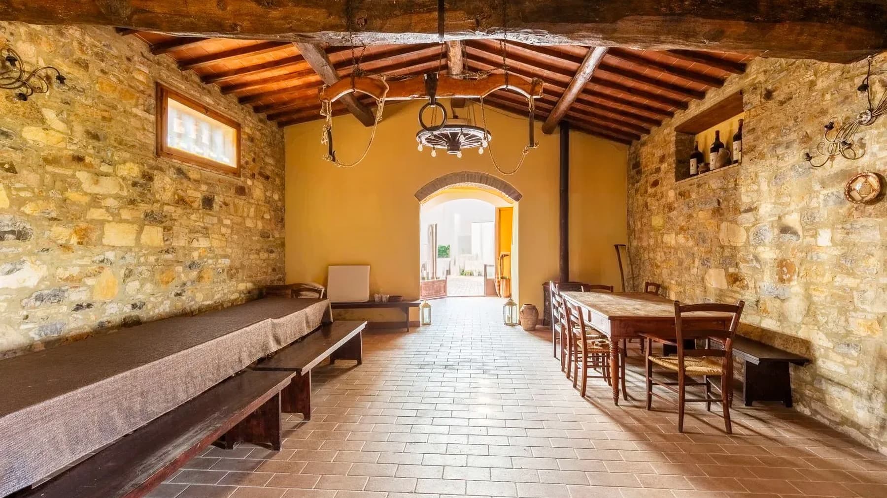 Casale nel cuore del Chianti a San Donato, Toscana