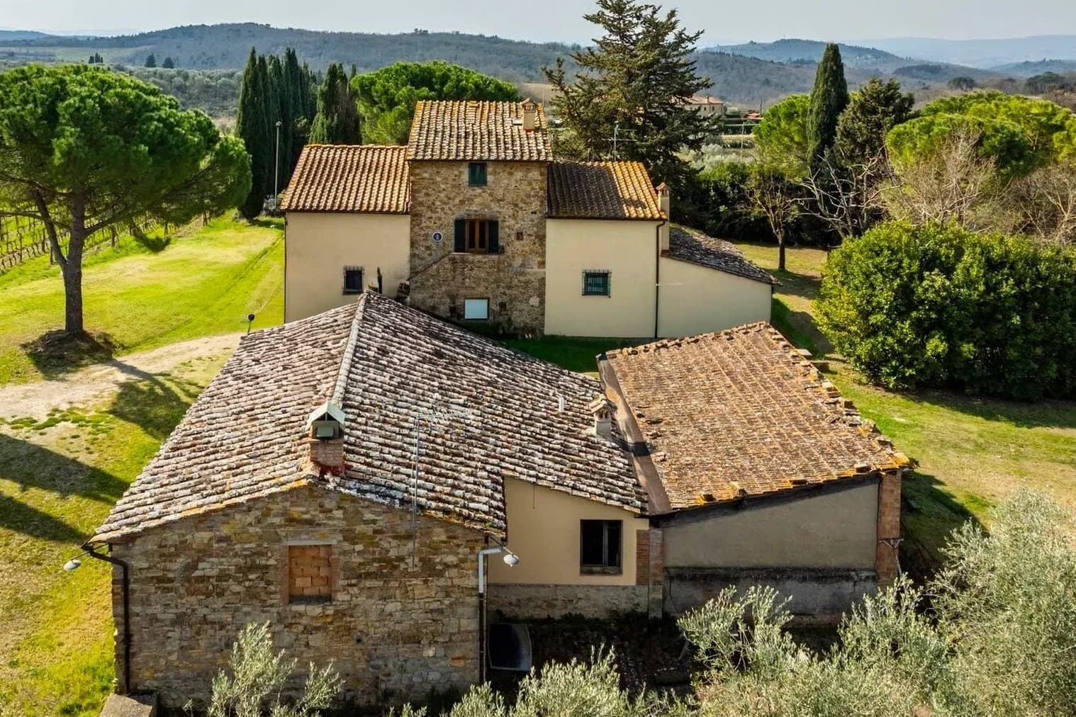 Casale nel cuore del Chianti a San Donato, Toscana