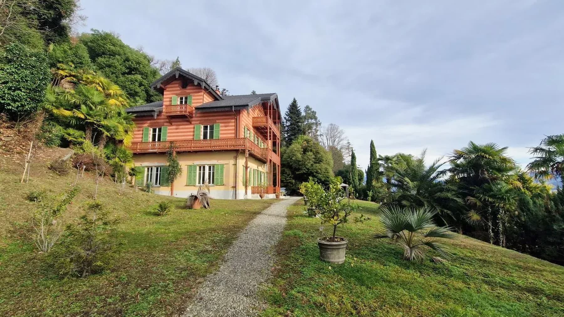 Villa storica a Ghiffa con vista sul Lago Maggiore