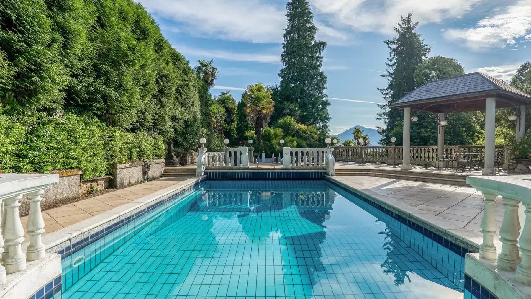 Villa d'epoca a Luino con vista Lago Maggiore