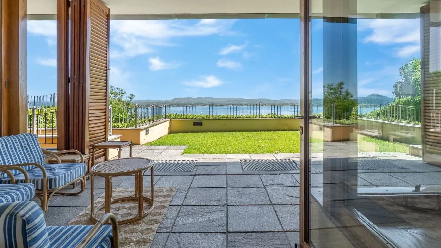 Villa panoramica a Comnago con vista Lago Maggiore