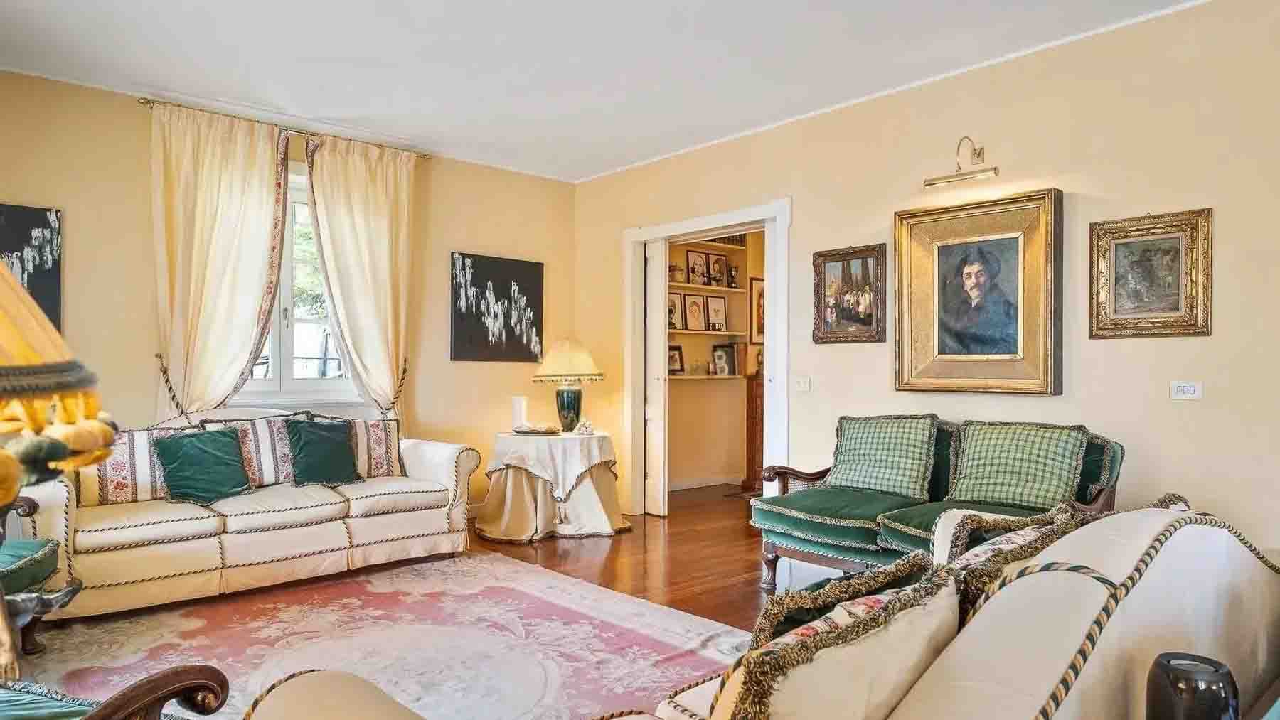 Interiors (7)
