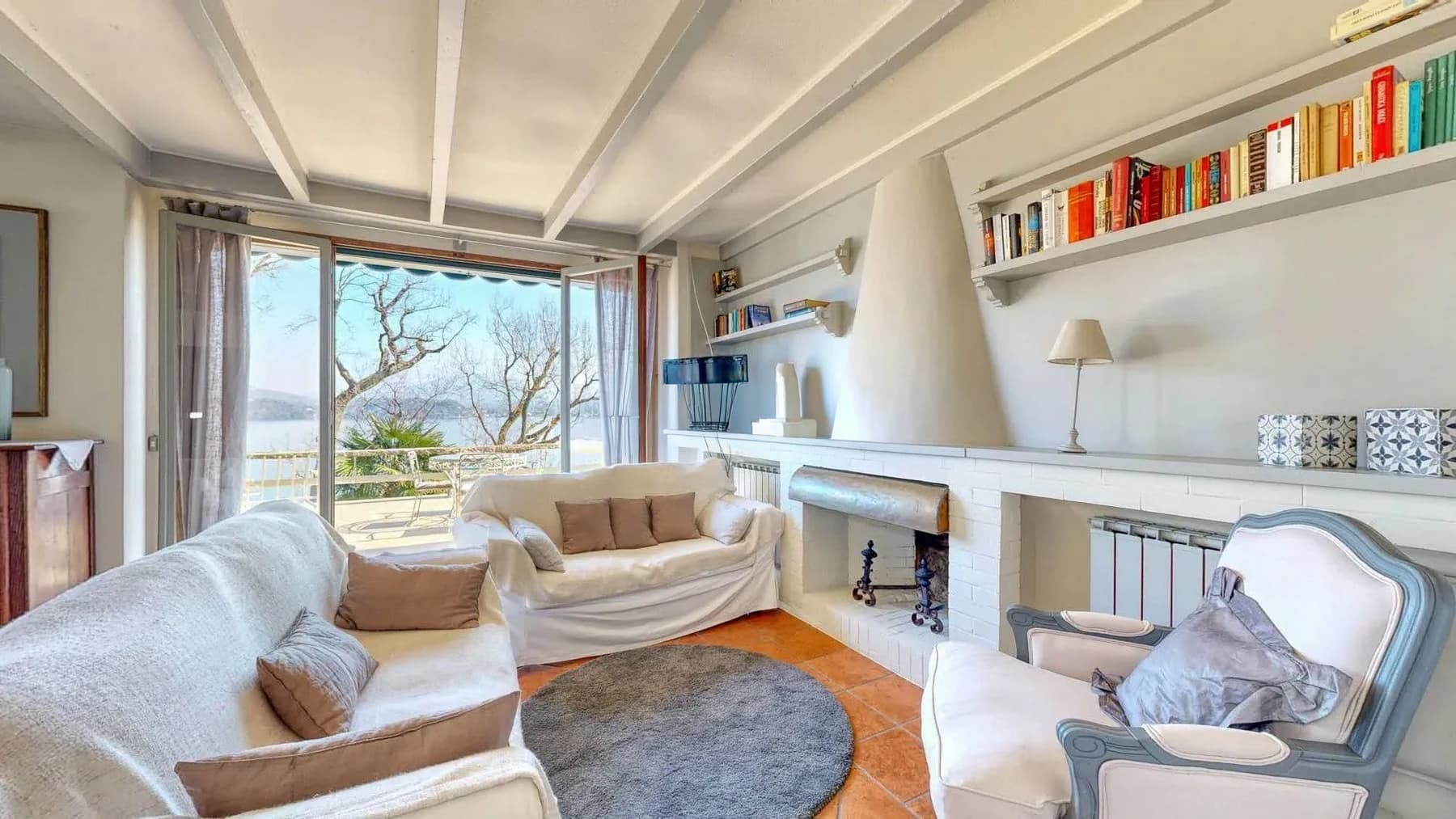 Villa elegante a Belgirate con vista sul Lago Maggiore