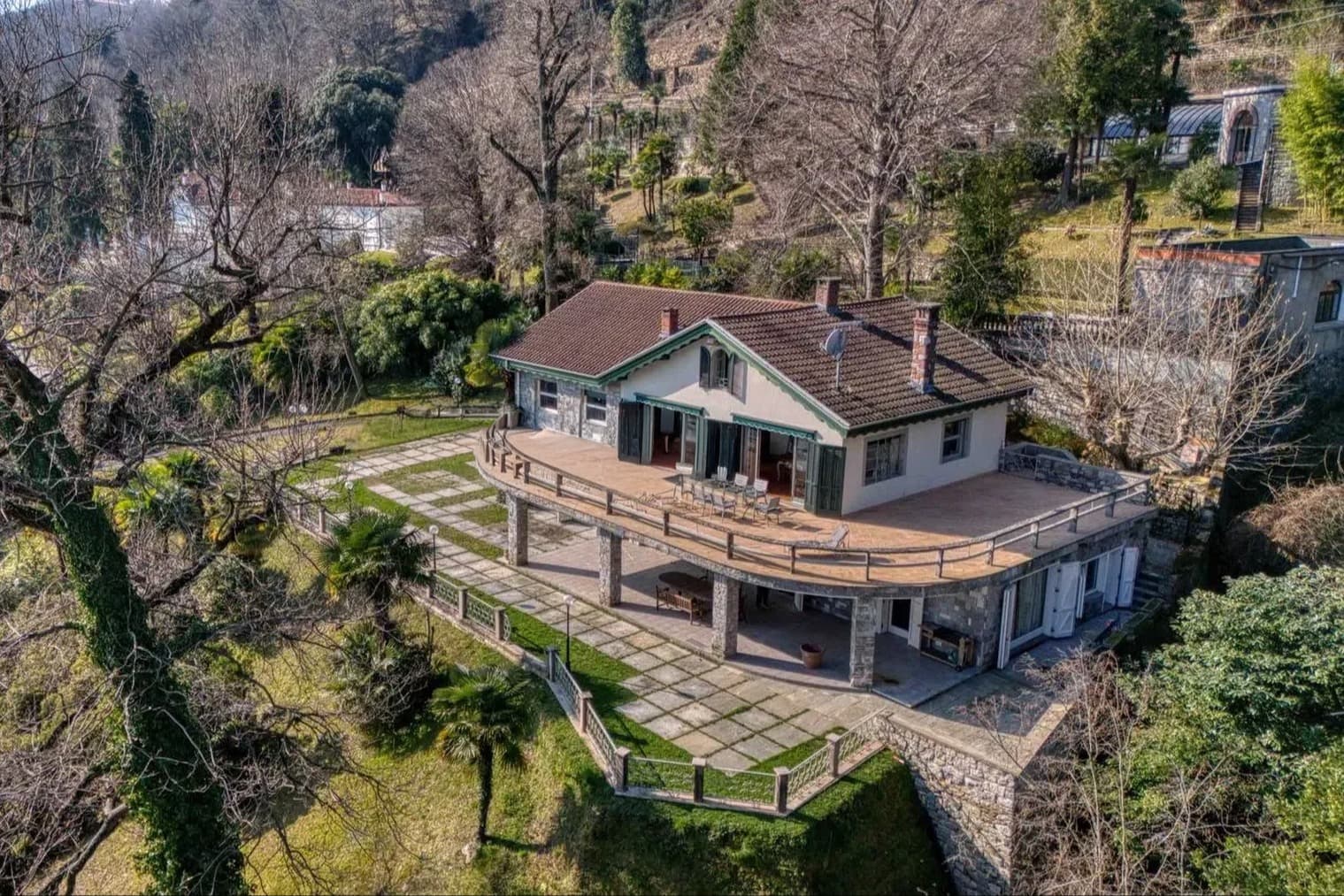 Villa elegante a Belgirate con vista sul Lago Maggiore