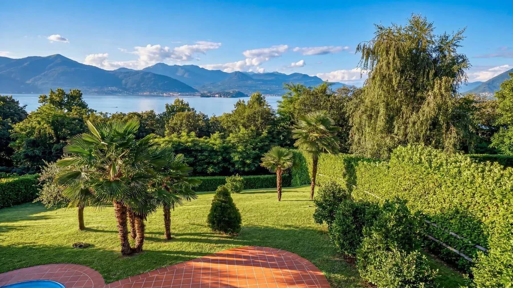 Villa elegante a Stresa con giardino sul Lago Maggiore