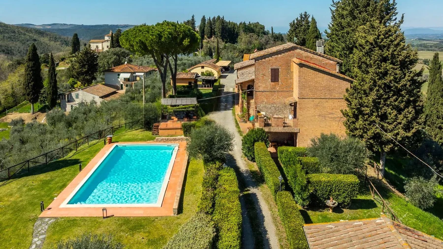 Casale prestigioso nel cuore di San Gimignano, Toscana