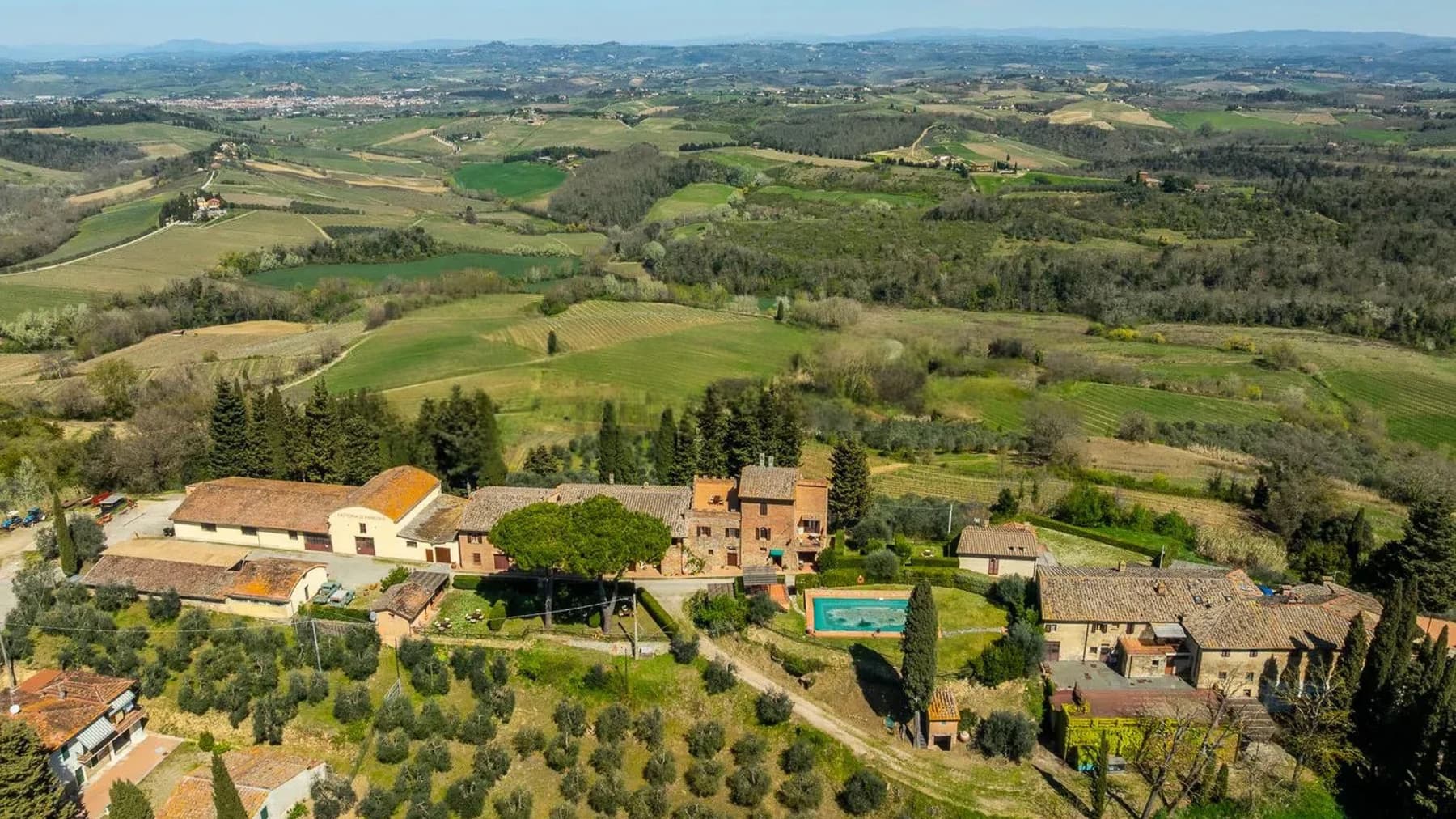 Casale prestigioso nel cuore di San Gimignano, Toscana