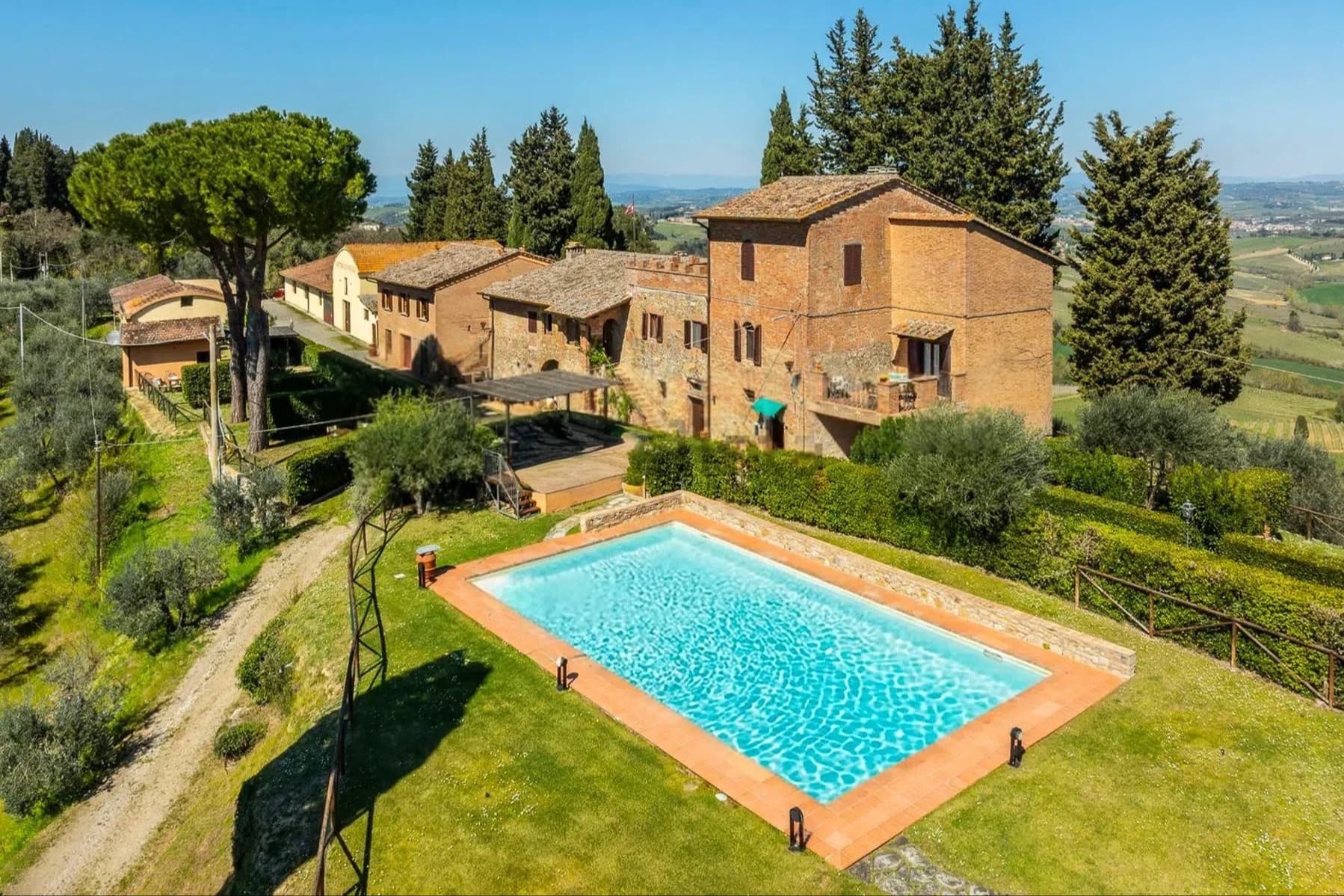 Casale prestigioso nel cuore di San Gimignano, Toscana