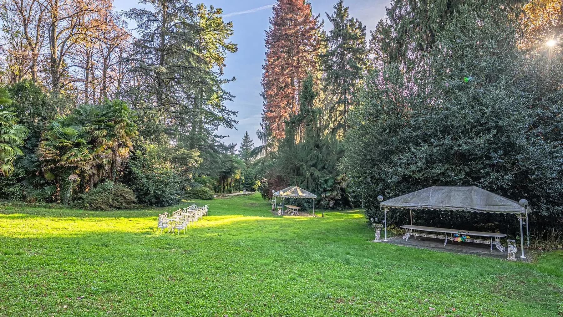 Villa in Lesa Overlooking Lago Maggiore, Piemonte