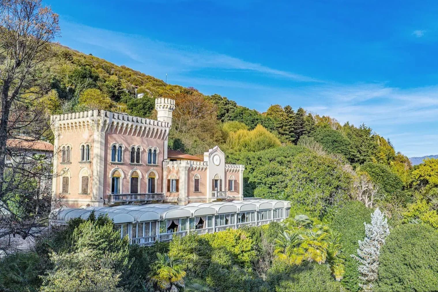 Villa in Lesa Overlooking Lago Maggiore, Piemonte
