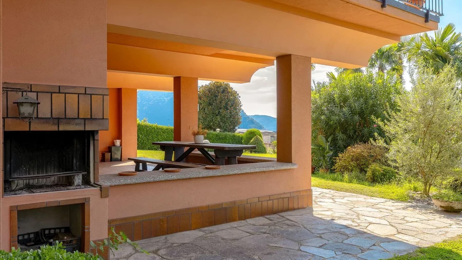 Villa con piscina e panorama sul Lago di Como