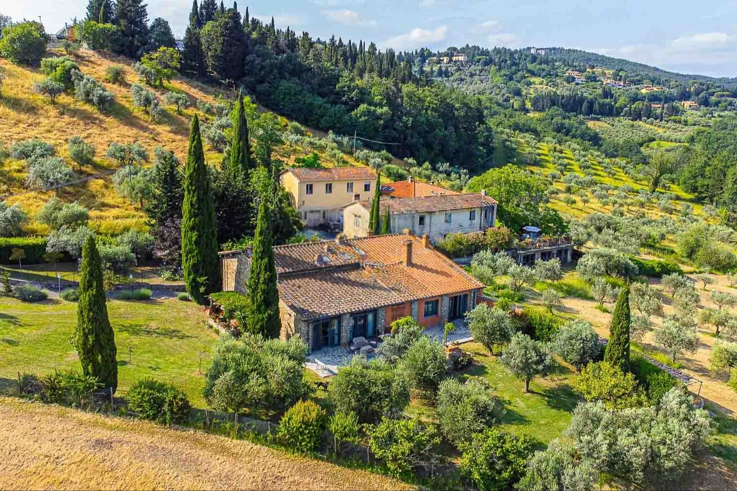 Tenuta-Complesso a Fiesole, 16 ettari in Toscana