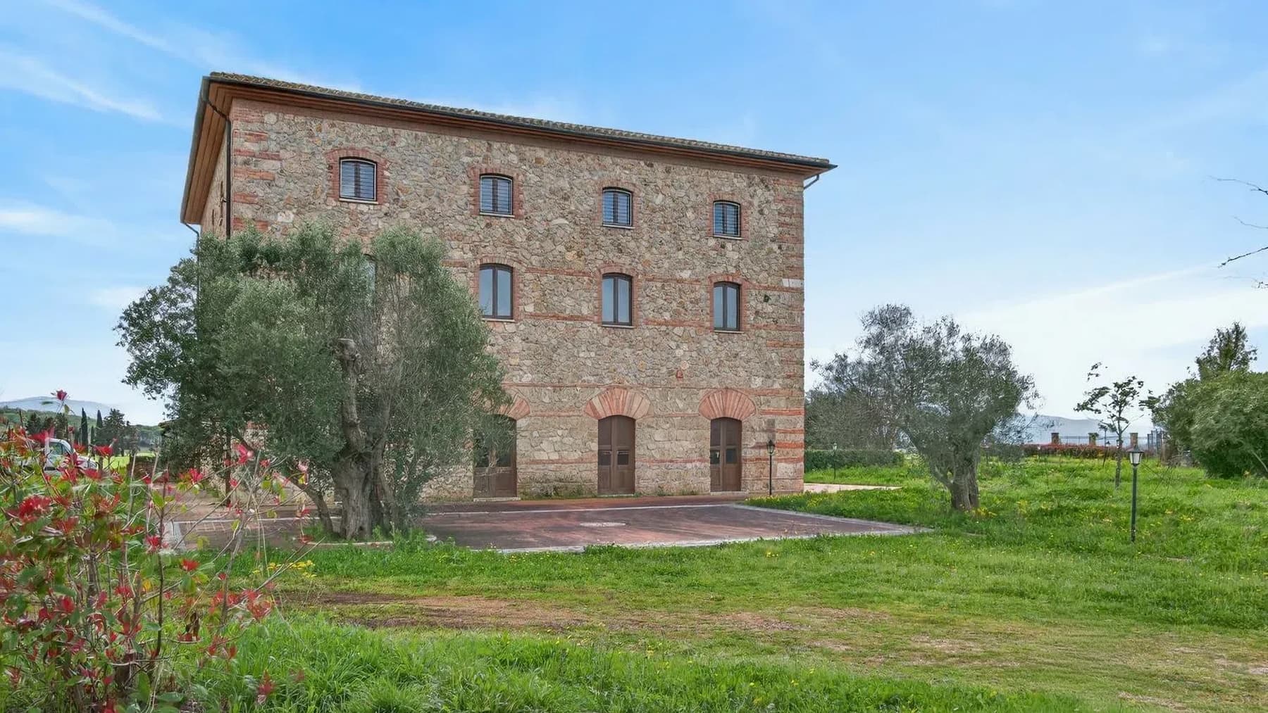 Charming Villa in Cura Nuova, Tuscany