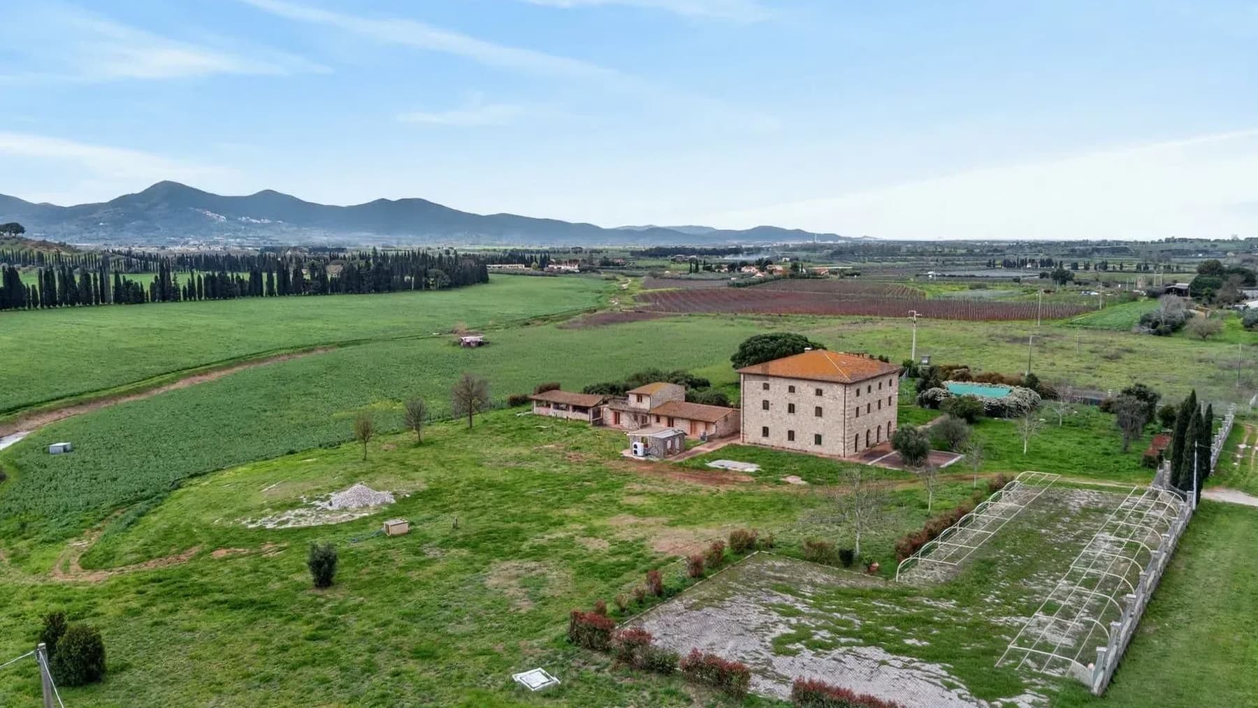 Charming Villa in Cura Nuova, Tuscany