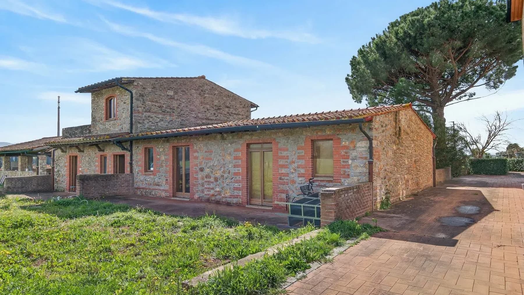 Charming Villa in Cura Nuova, Tuscany