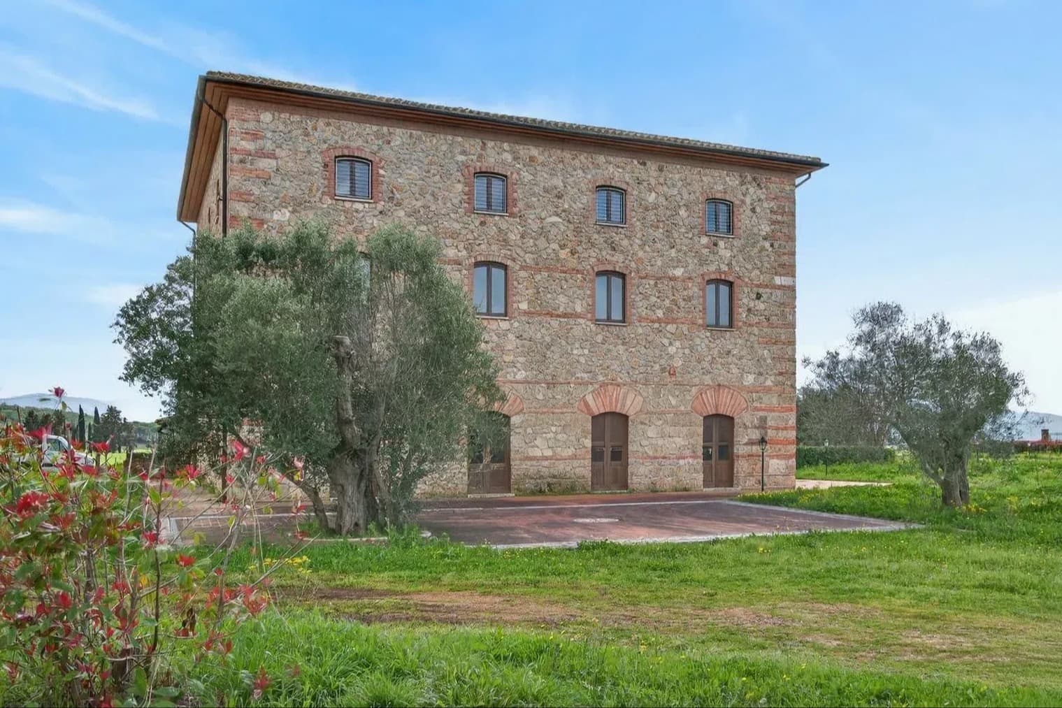 Charming Villa in Cura Nuova, Tuscany