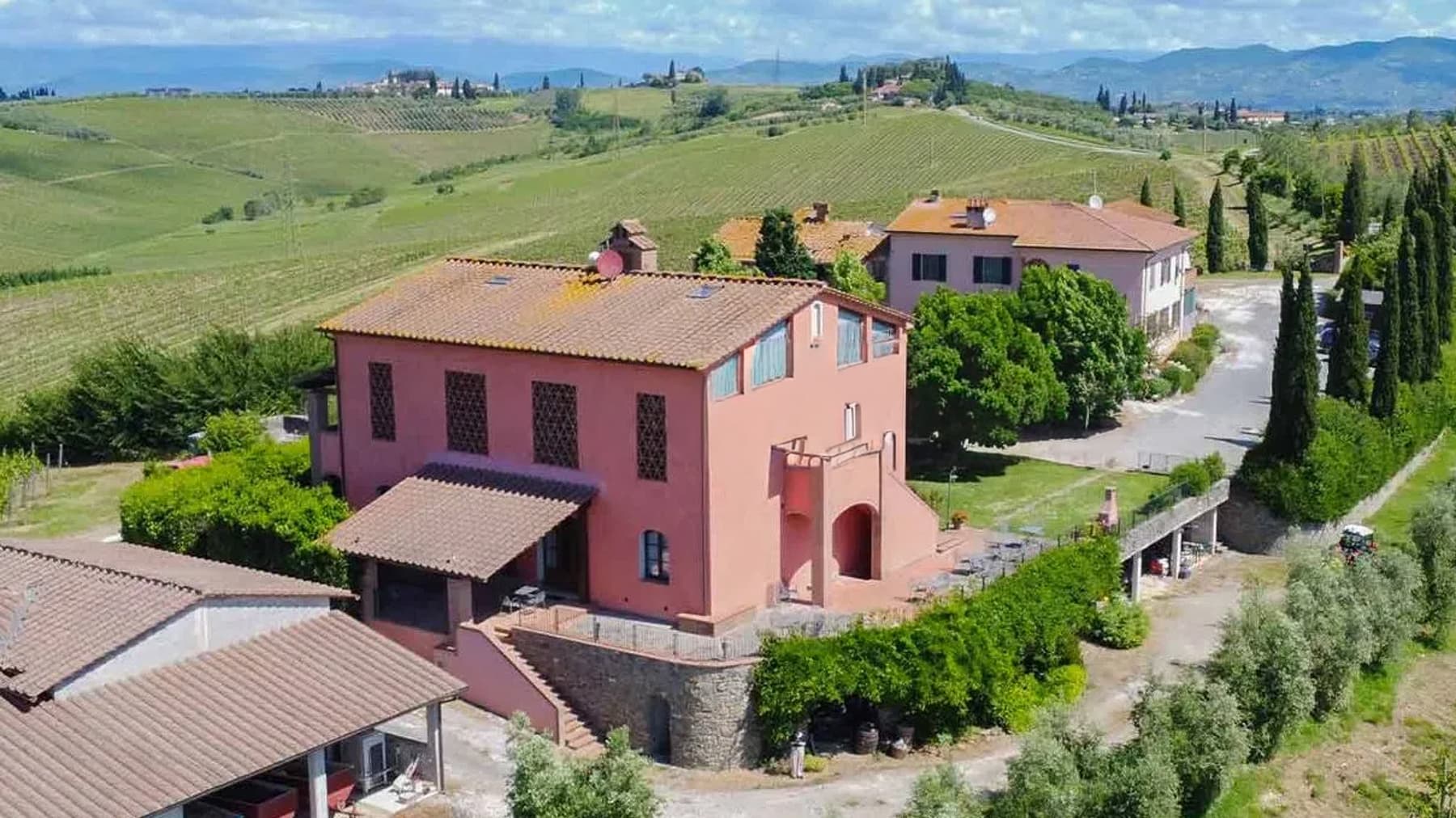 Villa con Piscina e Vigneti a Cerreto Guidi, Toscana