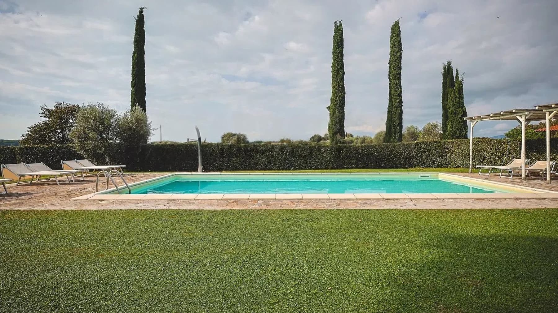 Casale con piscina e parco, vicino al mare di Grosseto