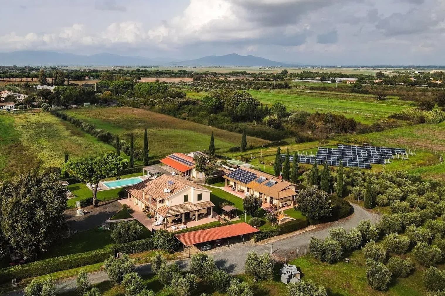 Casale con piscina e parco, vicino al mare di Grosseto
