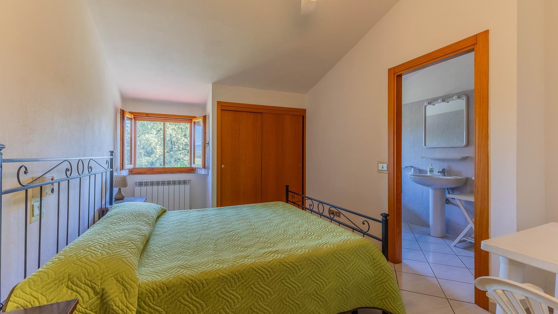Agritourism Retreat in Scenic Castiglione, Tuscany