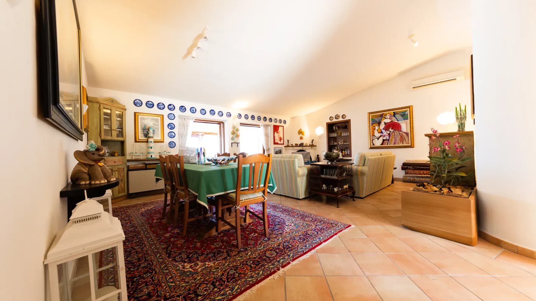 Interiors (27)