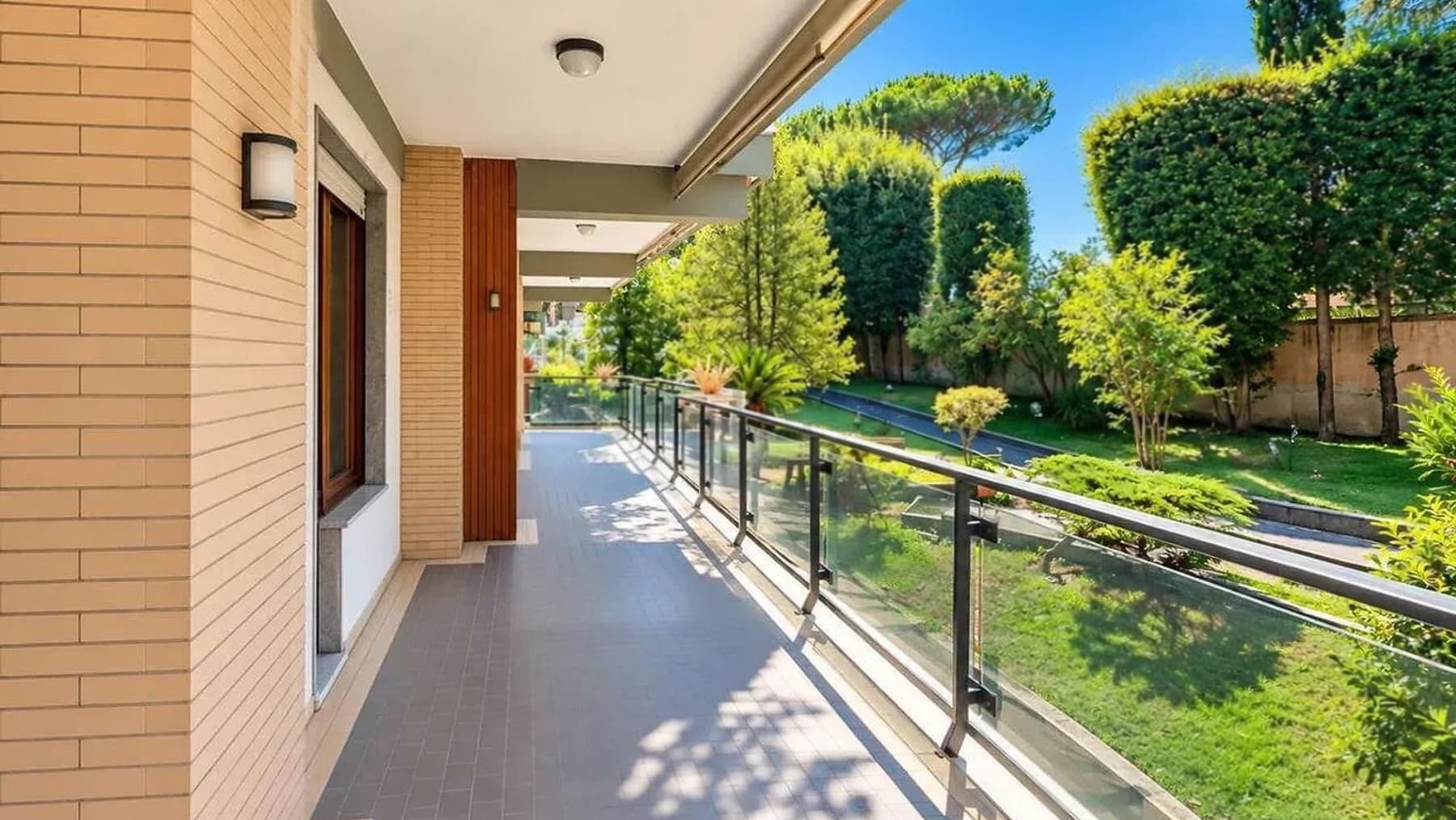 Appartamento di 210 mq con terrazzo a Roma