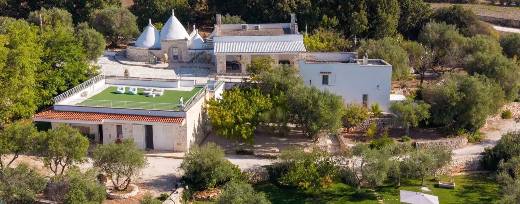 Villa con Trulli e Piscina, panoramica ad Ostuni, Puglia
