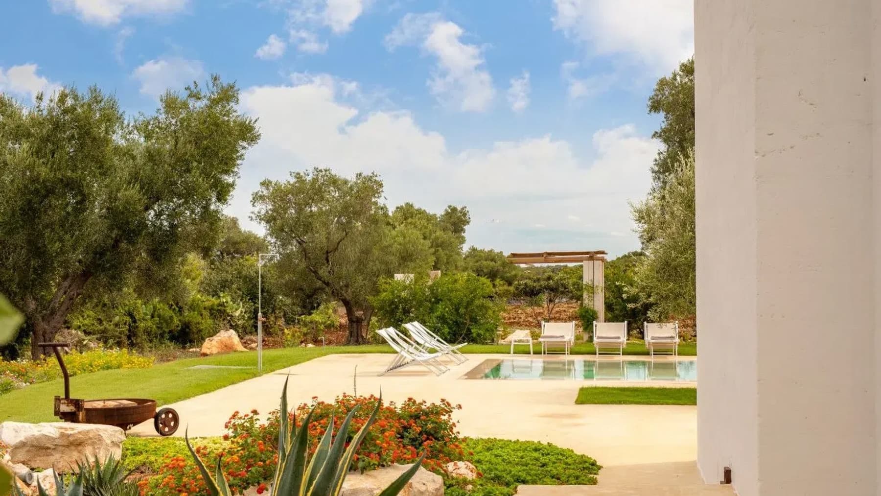 Villa di Lusso con Piscina a Carovigno, Puglia