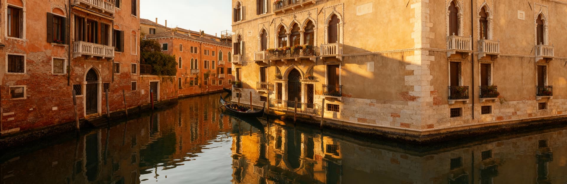 Luxurious villas for sale in Venice, showcasing historic architecture along picturesque canals amid stunning landscapes.