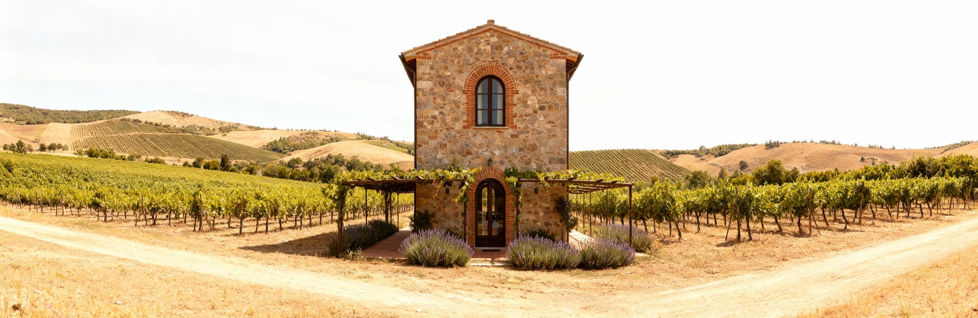 Rustic homes for sale in the scenic Lombardy lakes area, featuring serene landscapes and rich tradition.