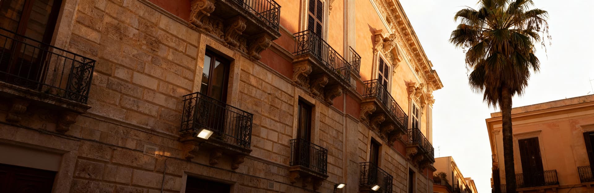 Elegant palaces for sale in Lecce, Puglia, showcasing stunning baroque architecture and beautiful landscapes.