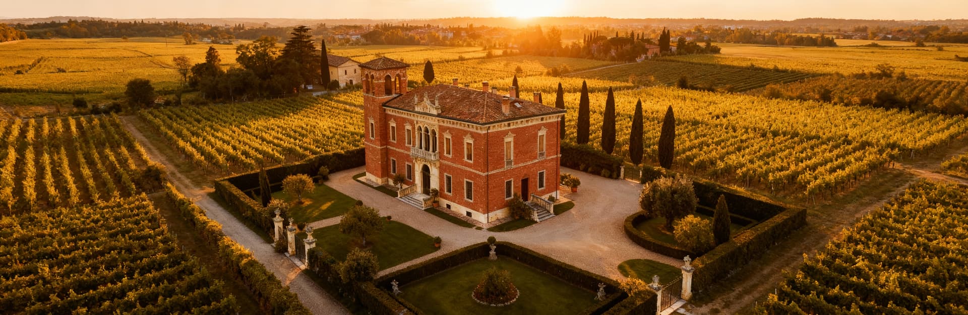 Luxurious villas for sale in Venice, showcasing historic architecture and breathtaking lagoon views in a cultural paradise.