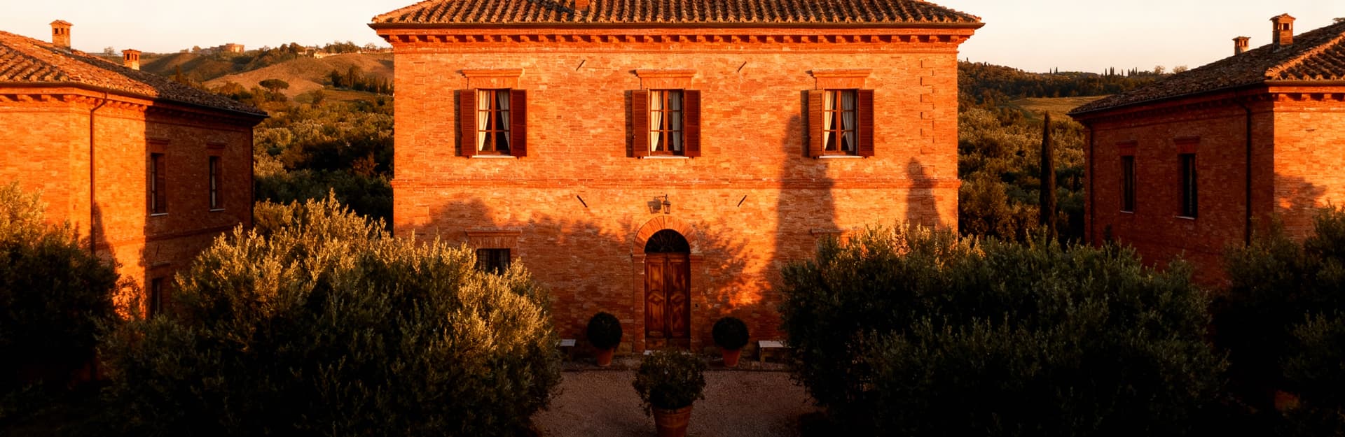 Luxury properties for sale in the Roman countryside, featuring elegant villas, historic castles, and stunning landscapes.