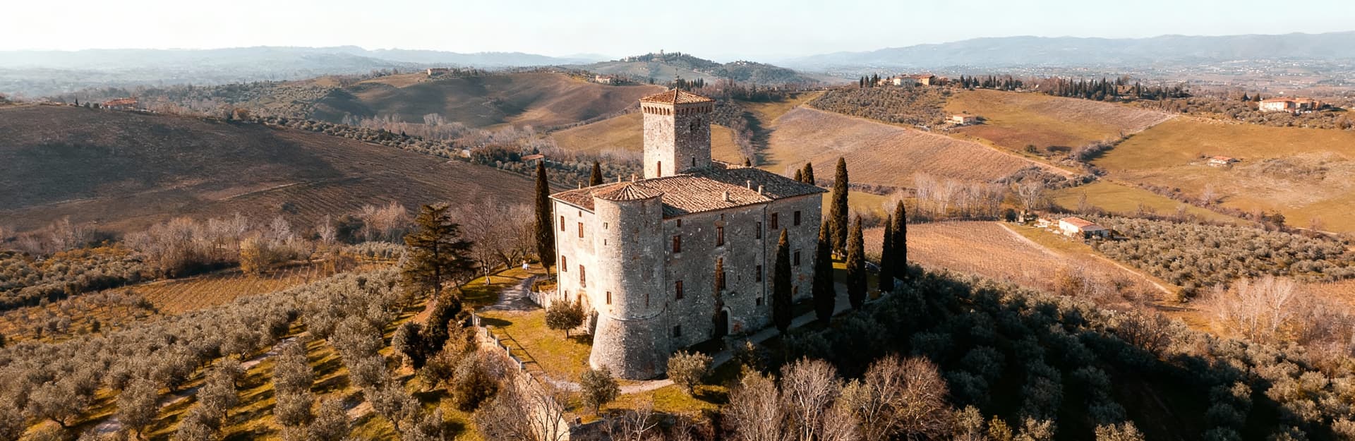 Stunning coastal apartments for sale in Tuscany, featuring golden beaches and picturesque historic towns by the Tyrrhenian Sea.