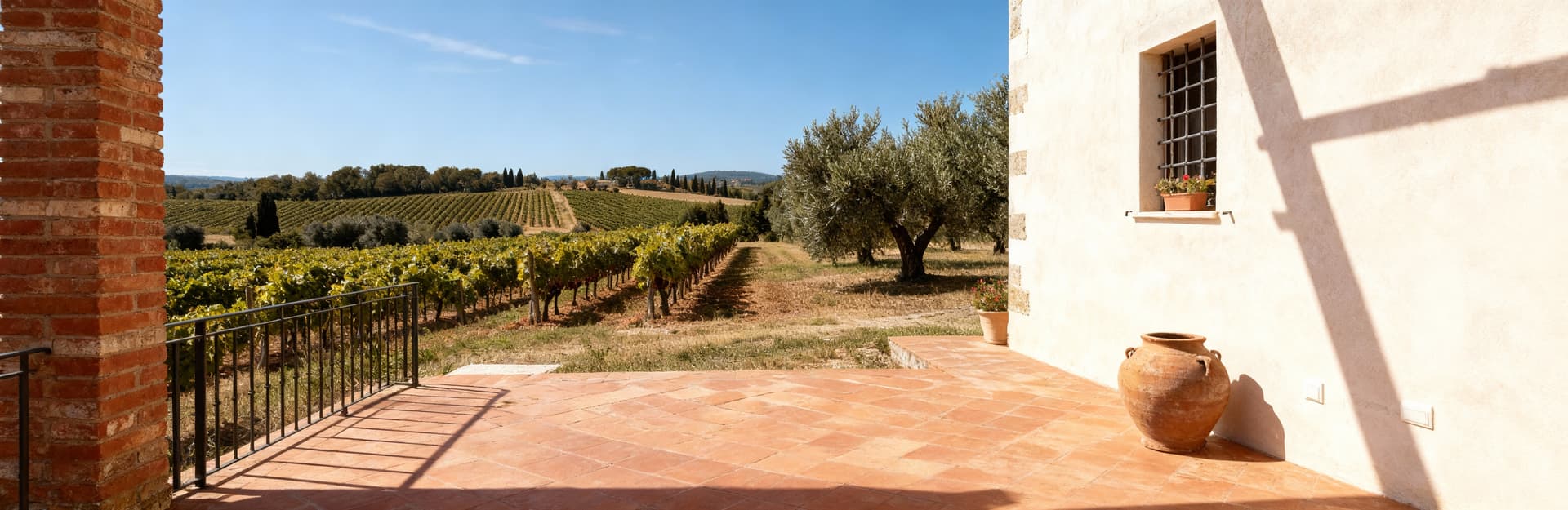 Rustic properties for sale in Arezzo's stunning landscapes, showcasing Tuscany's rich history and charming architecture.